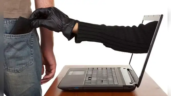 ¿Cómo evitar que hackers se infiltren en tus dispositivos para hacer compras navideñas en línea?