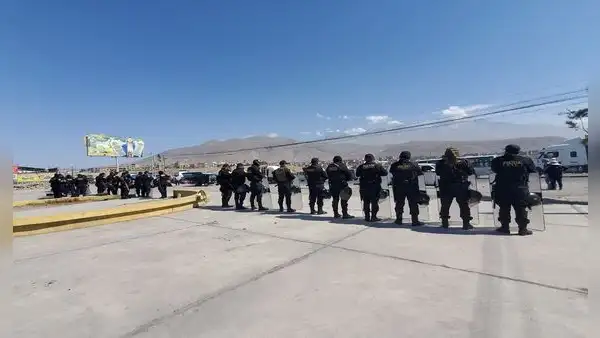 Paro nacional: aeropuertos de Arequipa y Juliaca operan con fuerte resguardo policial