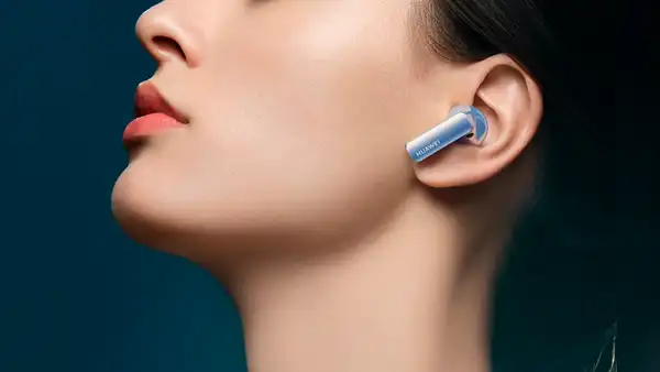 ¿Escuchas música con audífonos bluetooth? Por esta razón tu lado izquierdo se descarga más rápido