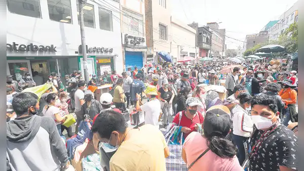 Mesa Redonda y Gamarra son un caos pese a plan Navidad Segura