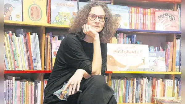 Micaela Chirif: "No basta escribir en diminutivo, agregar tres palomitas y algo tierno"