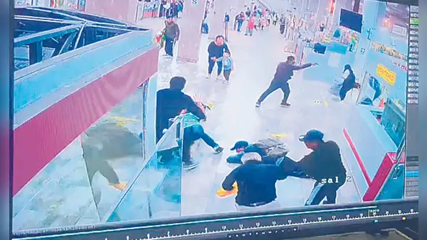 Inseguridad a poco de la Navidad: delincuentes asaltaron con armas de fuego el terminal de Yerbateros