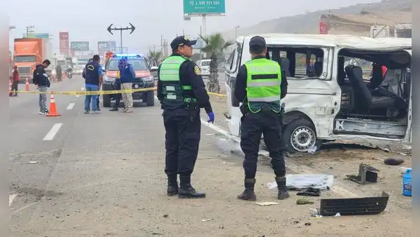 Lurín: 4 muertos y 15 heridos dejó accidente vehícular en la Panamericana Sur