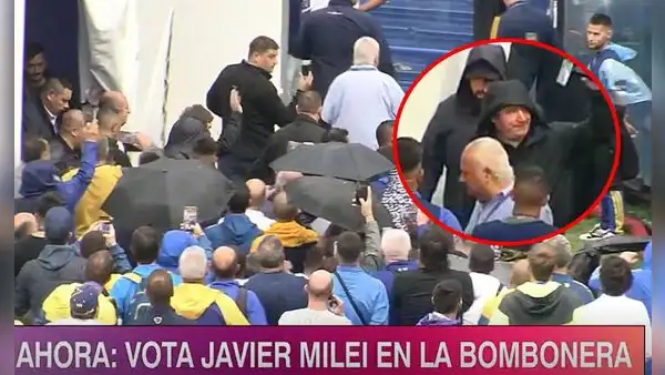 Hinchas de Boca Juniors repudian y pifean a Javier Milei, presidente de Argentina, tras votar