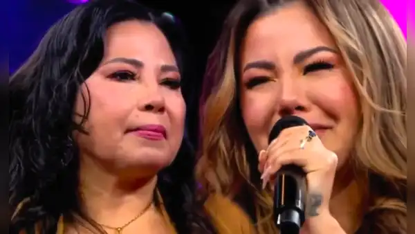 Estrella Torres rompe en llanto al presentar por primera vez en TV a su mamá: "No te me mueras nunca"