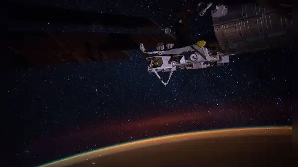 ¿A qué altura de la superficie termina la Tierra y comienza el espacio?