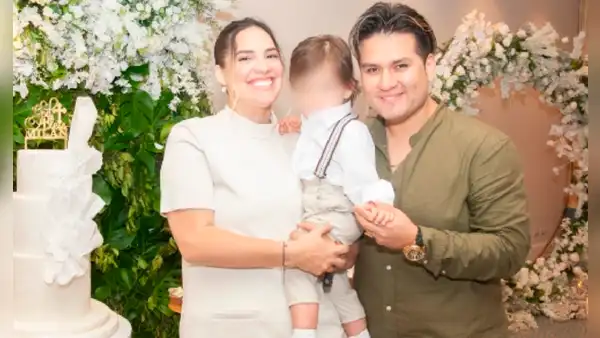 Hijo de Deyvis y Cassandra canta en televisión por primera vez