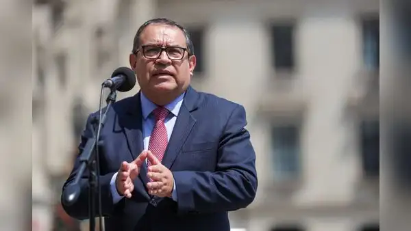 Otárola justifica decreto que permite a la PNP realizar investigaciones: “A veces, los fiscales tardan en llegar”