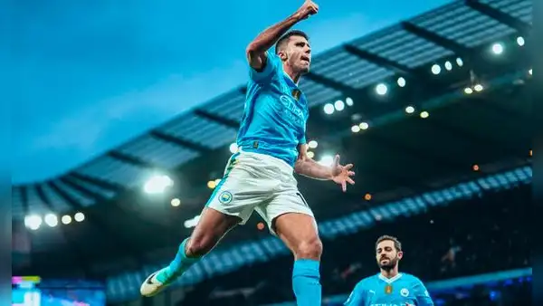 Manchester City ganó 2-0 a Sheffield y se acerca al líder de la Premier League