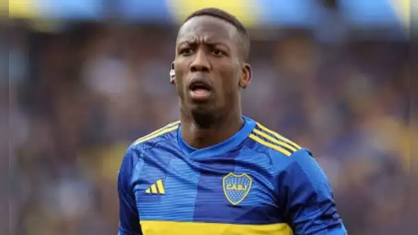 Advíncula publicó emotiva foto sobre Boca Juniors e hinchas reaccionan: "Tiene que ser capitán"