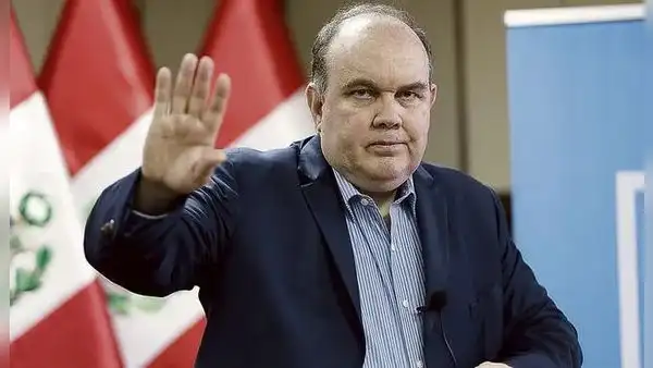 López Aliaga no hace autocrítica y reafirma promesa incumplida: “No se preocupen que habrá motos”