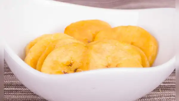 Chifles piuranos entre los 22 mejores platos con frutas tropicales