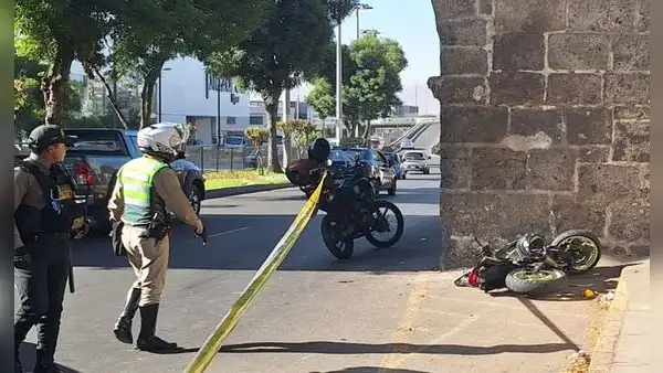 Policía recién egresado muere durante accidente en Arequipa: auto le habría cerrado el paso