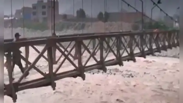 Chosica: puente que conecta con Ate podría colapsar ante incremento del caudal del río Rímac