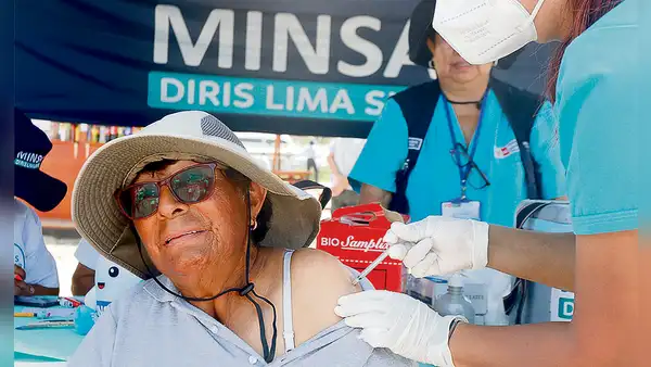Dosis bivalente o monavalente contra COVID-19: ¿cuál de estas vacunas protege mejor?