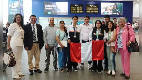 Escolares del COAR Lima ganaron medallas de oro y bronce en competencia de Estados Unidos