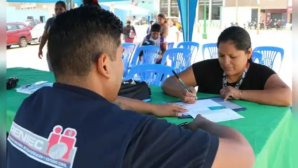 ¿Cuántas veces se puede cambiar la firma del DNI y cómo es el procedimiento, según Reniec?