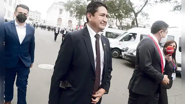 Vladimir Cerrón: operativos policiales para capturar a líder de Perú Libre no dan frutos