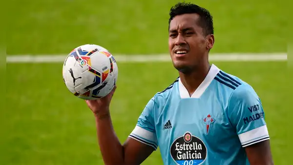 ¿Tapia se queda en Celta? Periodista español reveló el futuro del volante peruano en LaLiga