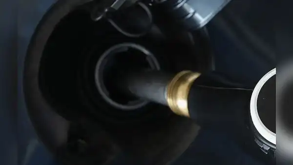 En noviembre, la gasolina producida por Petroperú fue vendida al doble en los grifos privados