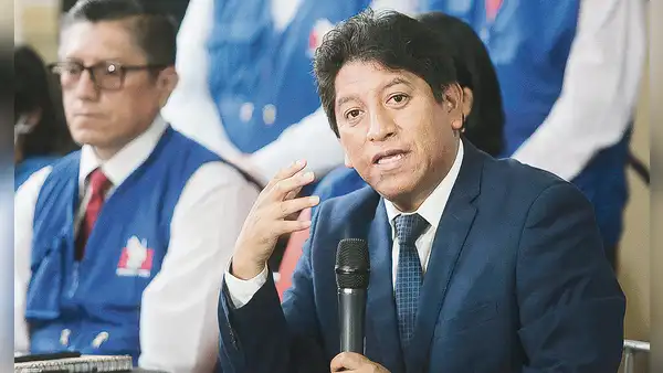 Josué Gutiérrez: piden investigar a defensor del Pueblo por presunta corrupción