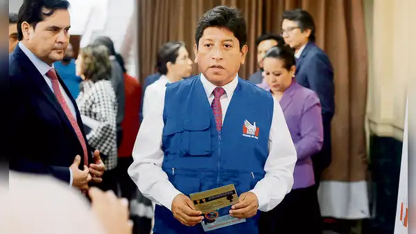 Defensoría del Pueblo extiende contrato con empresa que no paga a trabajadores