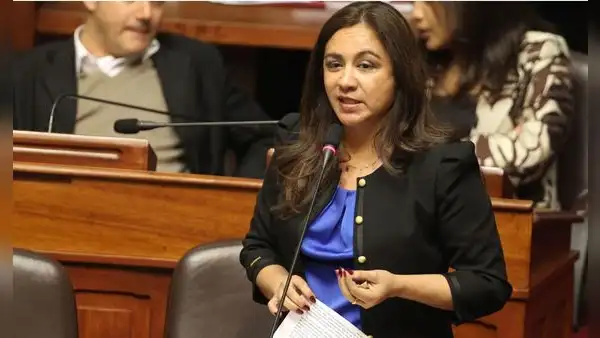 Marisol Espinoza renuncia al cargo de directora general de Administración del Congreso