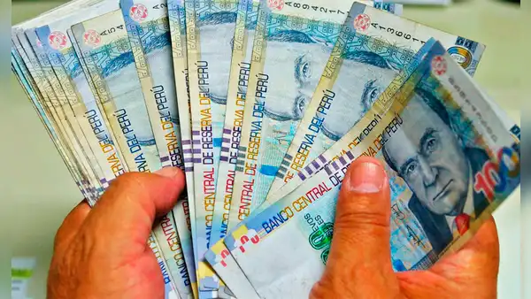 Tras el mal 2023, ¿es oportuno subir ahora el sueldo mínimo?