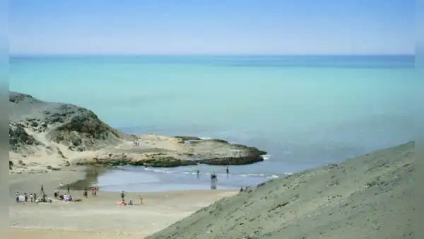 La bella playa ESCONDIDA de aguas mansas que está al lado de una laguna: ¿cómo llegar desde Lima?