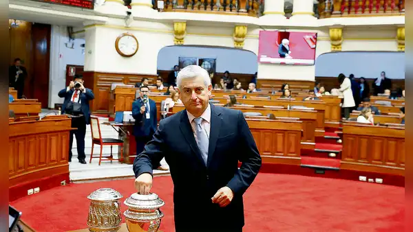 Comisión de Ética: suspenden al congresista Juan Carlos Lizarzaburu por 120 días