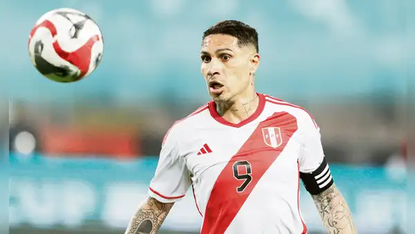 Paolo Guerrero cuenta con fecha límite para firmar por la Universidad César Vallejo
