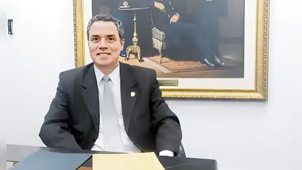 Tres años de prisión para exmarino por difamar a almirante