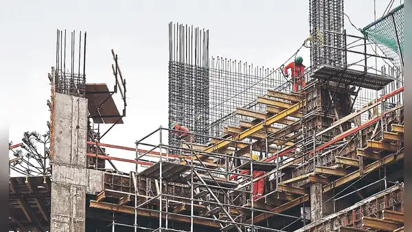 Existen 2.298 obras paralizadas en todo el Perú