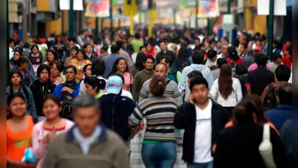 Los del centro político: reducidos, huérfanos y más divididos