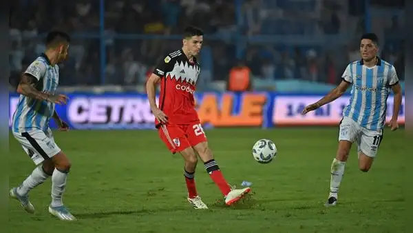 River Plate erró dos penales y empató 2-2 con Atlético Tucumán por la Copa de la Liga Argentina 2024