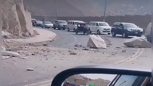 Ate: enormes piedras caen cerca al penal de Barbadillo y bloquean la carretera tras temblor en Lima
