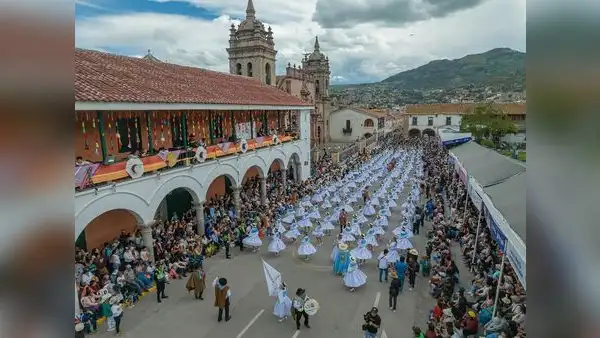 Ayacucho: 40 mil personas arribaron a la ciudad de las iglesias para disfrutar el espectacular Carnaval del Bicentenario 2024