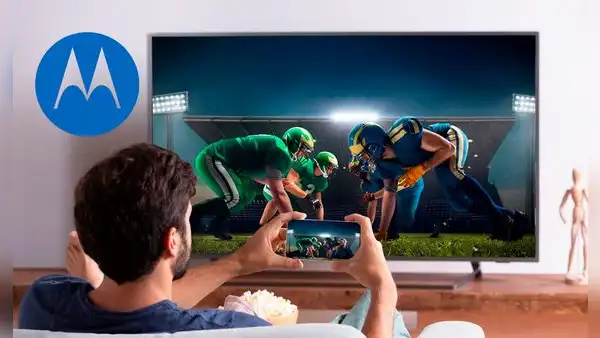 ¿Cómo replicar los contenidos que ves en tu celular Motorola en la pantalla de tu smart TV?