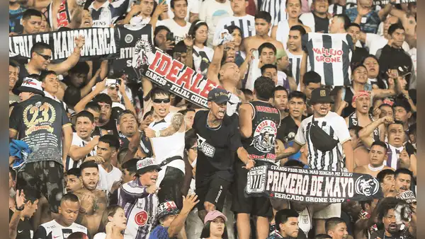 Alianza Lima y Universitario jugarán sin barras oficiales en su próximo partido de local