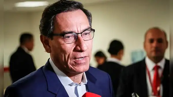 Martín Vizcarra se entera en vivo de que Fiscalía lo investigará por organización criminal