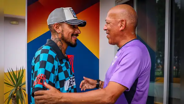 Paolo Guerrero jugará en la UCV EN VIVO: Roberto Mosquera habla sobre el posible debut del delantero