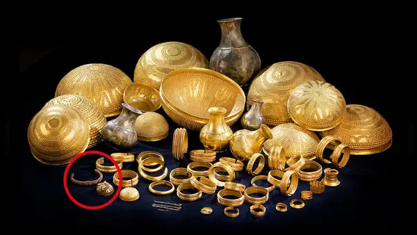 El extraño metal originario de fuera de la Tierra hallado en un tesoro de más de 3.000 años de antigüedad