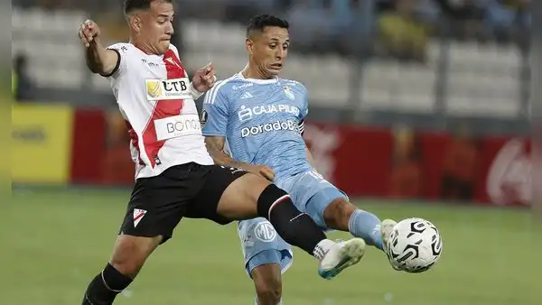Con hat-trick de Cauteruccio, Cristal derrotó a Always Ready, pero quedó eliminado de la Libertadores