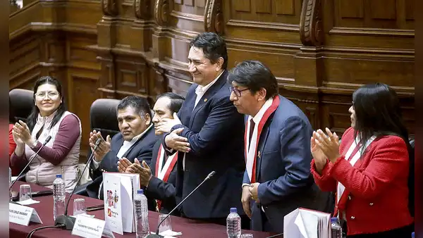 Bancada del prófugo Cerrón busca separar a fiscales supremos con una ley