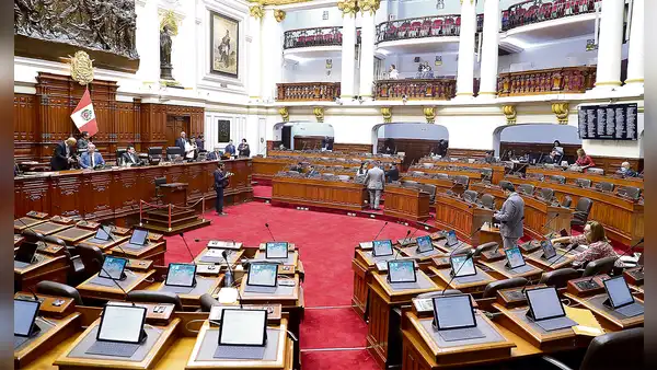 Congreso inicia legislatura favoreciendo al Gobierno