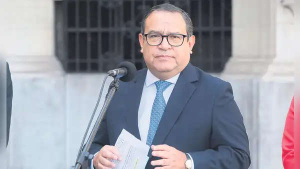 Dina Boluarte habría pedido renuncia de Alberto Otárola como jefe de la PCM
