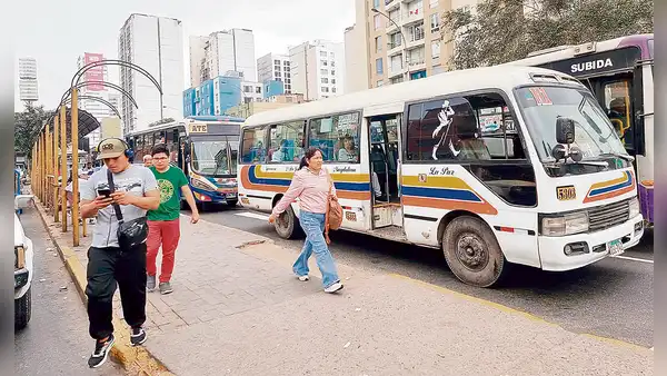 Corredor Morado deja de operar desde hoy y ATU lo reemplaza por cústeres