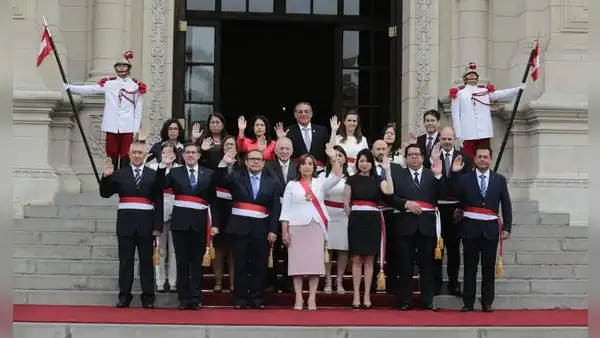 Dina Boluarte tomará juramento a nuevo gabinete ministerial tras renuncia de Alberto Otárola