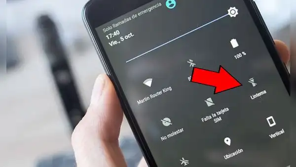 ¿Qué sucede si mantienes pulsado el botón de linterna que todos los celulares poseen?
