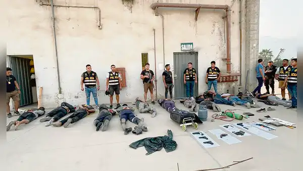 Huachipa: caen 13 ladrones que iban a robar 50 toneladas de útiles escolares en almacén
